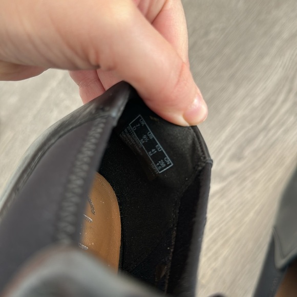 Clarks Artisan Business Casual Black Ankle Bootie Size 9.5 - Picture 7 of 7